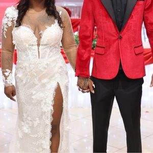 Lace wedding dress fit to perfection!